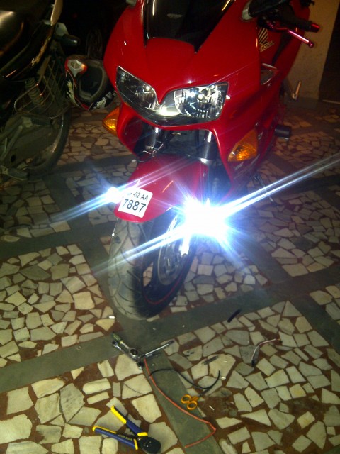02. Fork Light   LED   front view   On