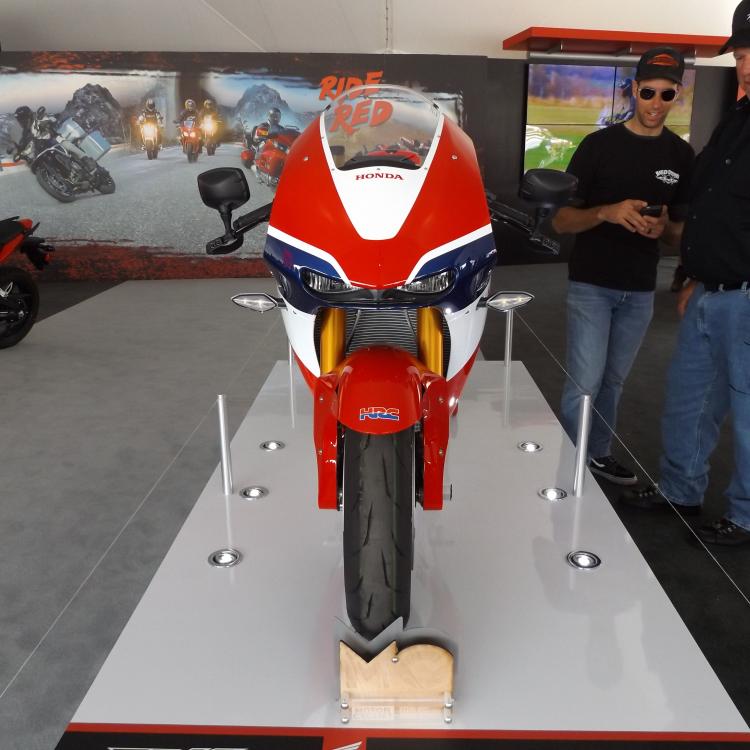 58c5ef5febb27_Daytona2017013.thumb.JPG.68b574e5ce661ebd268f2381459dd18e.JPG